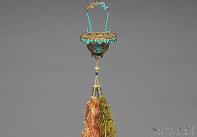 图片[2]-Gilt filigree fragrance pouch with kingfisher feather in the form of a flower basket of longevity, Qing dynasty (1644-1911)-China Archive